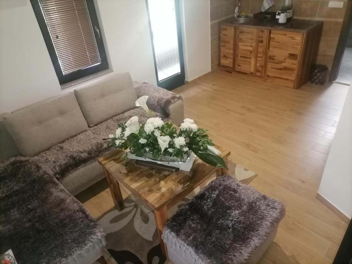 P-Zlatar, Apartman 3 Brdo ภายนอก รูปภาพ