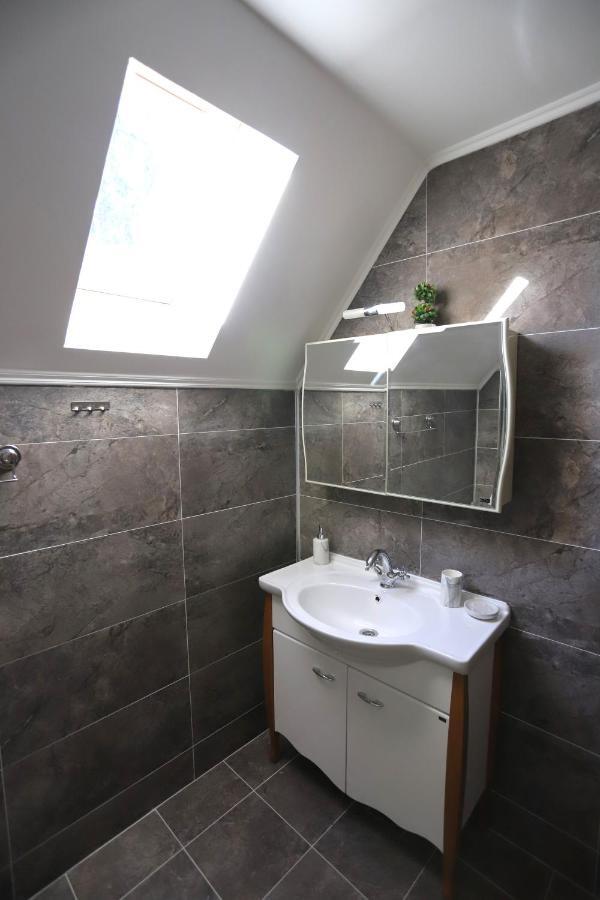 P-Zlatar, Apartman 3 Brdo ภายนอก รูปภาพ